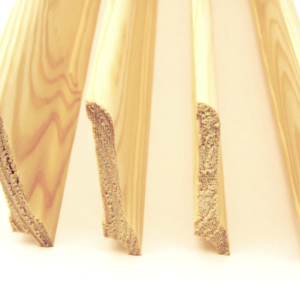 Плінтус художній зрощений (<b>сосна</b>) 1с, довжина 1,7-2,5 м, розміри 18х130 мм